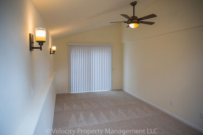 Building Photo - Single Level Home in Bend!