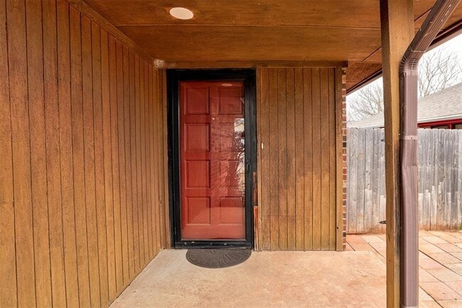 Building Photo - 9023 N Rockwell Dr