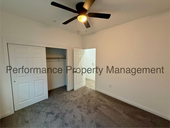 Building Photo - Modern 4 Bed/2 Bath E Bakersfield Home w/ RBP & Security Deposit Alternative Option