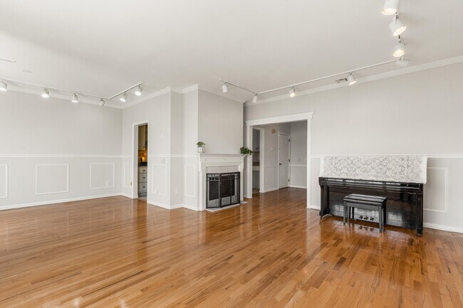 Building Photo - 32 Bergen Ridge Rd