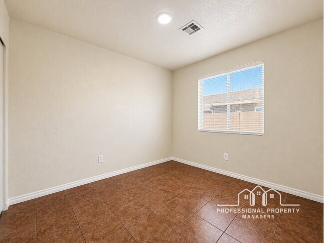 Building Photo - “Cozy 3-Bedroom, 2-Bathroom Home in Desert Oasis”