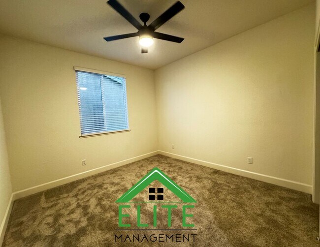 Building Photo - 2104 Westmeath Way