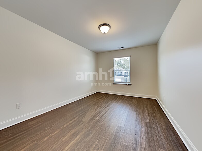 Building Photo - 303 Bering Ln