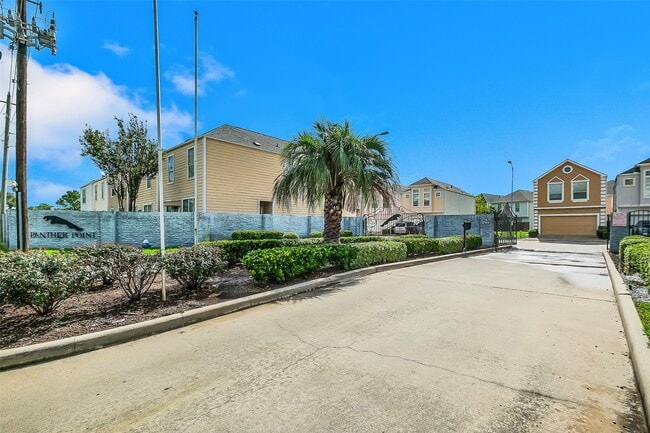 Building Photo - 10334 Panther Point Dr