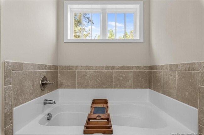 Building Photo - 789 Equestrian Way