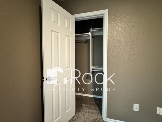 Building Photo - 4 Bedroom Home in Moore with All Appliances Included *1st Month's Rent FREE*