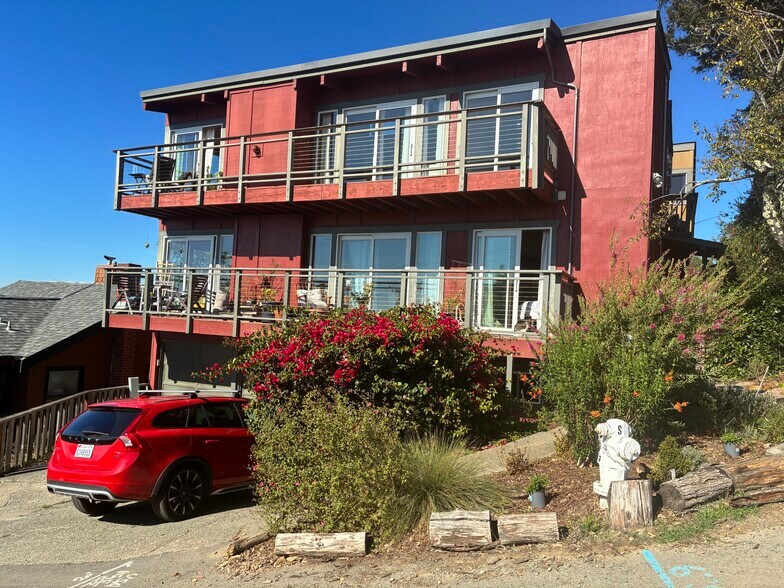 Building Photo - 365 Panoramic Way