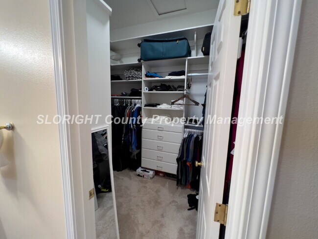 Building Photo - AVAILABLE MAY - 3 Bedroom / 2 Bathroom Paso Robles Home