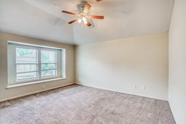 Building Photo - 2219 Diamond Crest Dr