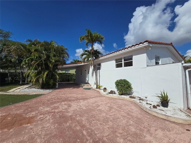 Building Photo - 8105 SW 17th Terrace