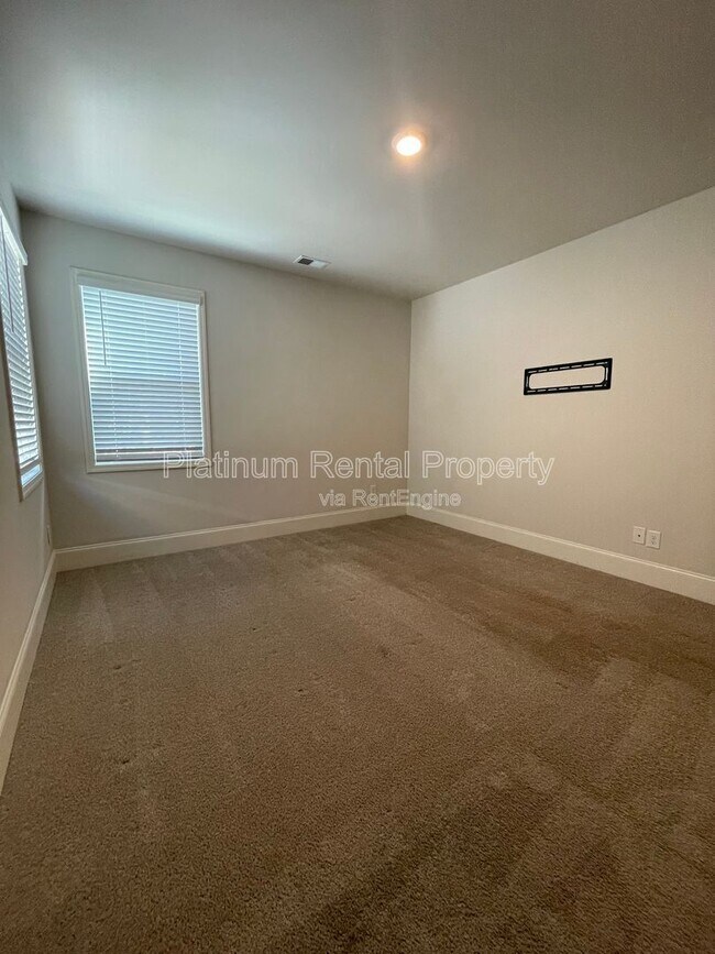 Building Photo - 1616 Chancery Ln