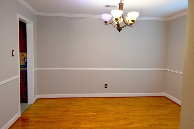 Building Photo - 14830 La Rana Dr