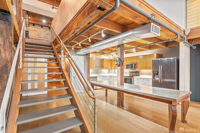 Building Photo - 650 Delancey St