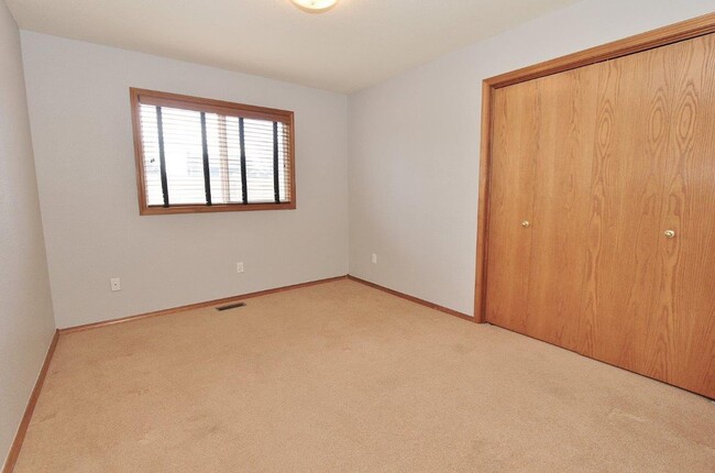 Building Photo - Single-Level Townhome Nestled in SE Boise
