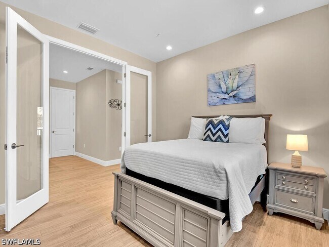 Building Photo - 2561 Seychelles Dr