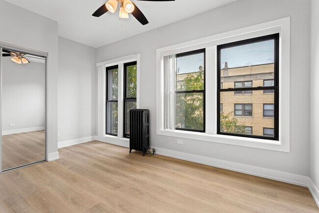 Building Photo - 1655 W Jonquil Terrace