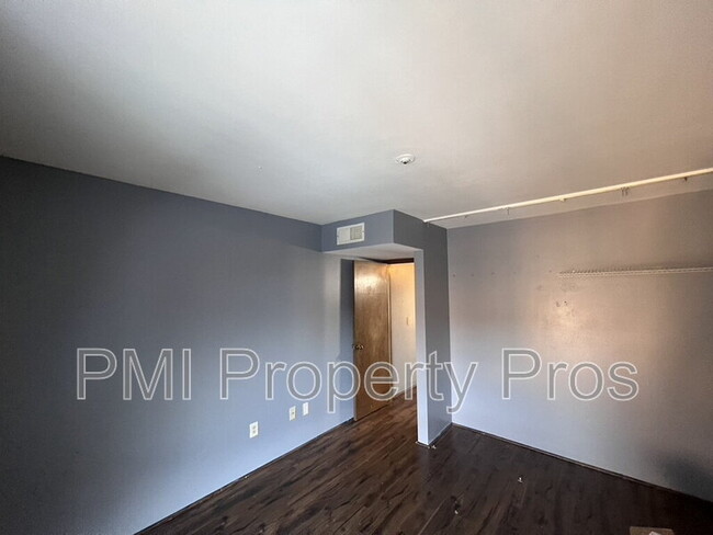 Building Photo - 4253 W Rivers Edge Cir