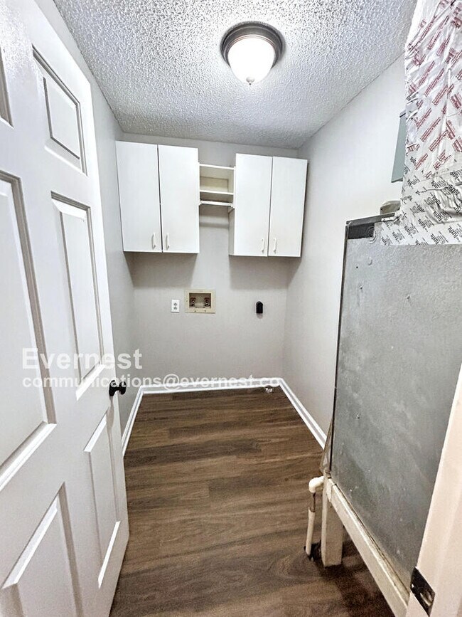 Building Photo - 108 Eldorado Ct