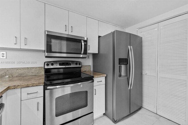 Building Photo - 650 West Ave