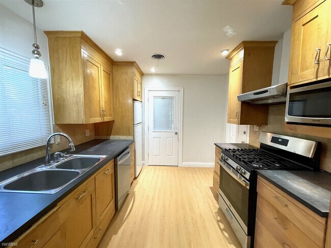 Building Photo - 3 br, 1 bath House - 2112 Ederville Road