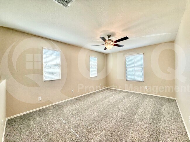 Building Photo - 1147 S Sawyer