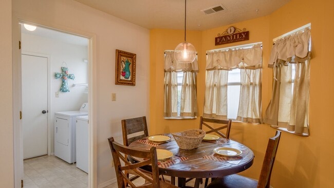 Building Photo - Beautiful 3 bed 2 bath House, Rio Rancho