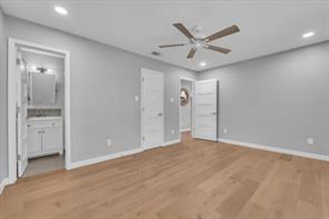 Building Photo - 4600 Cedar Mountain Dr