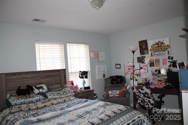 Building Photo - 9446 Cadman Ct