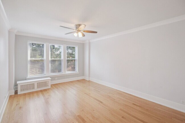 Building Photo - 1631 Monroe St