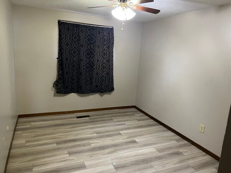 Building Photo - 1507 S Maple St