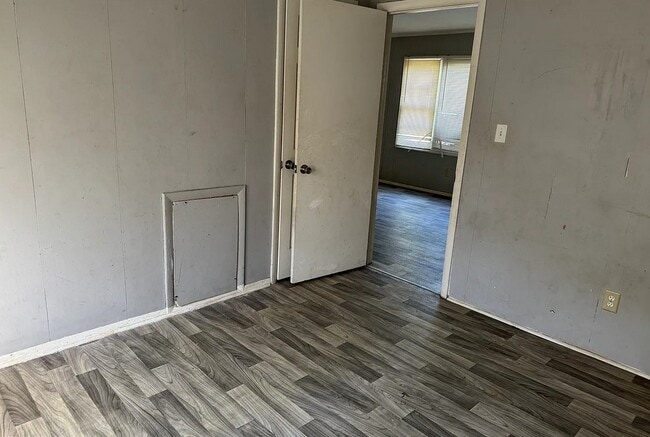Building Photo - 2858 Jadan Pl