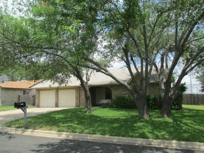 Building Photo - 1214 Doonesbury Dr