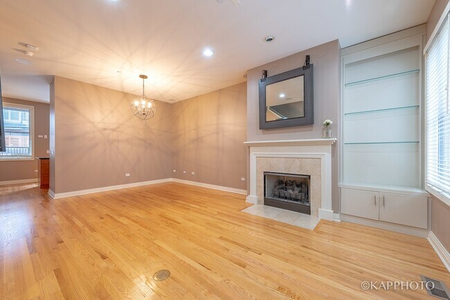 Building Photo - 1117 W Monroe St