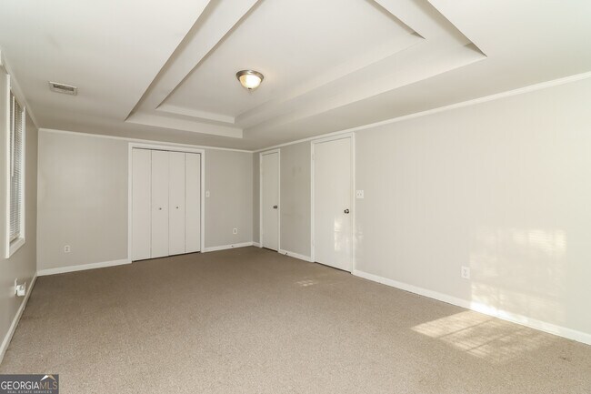 Building Photo - 1620 Sir Galahad Dr SW