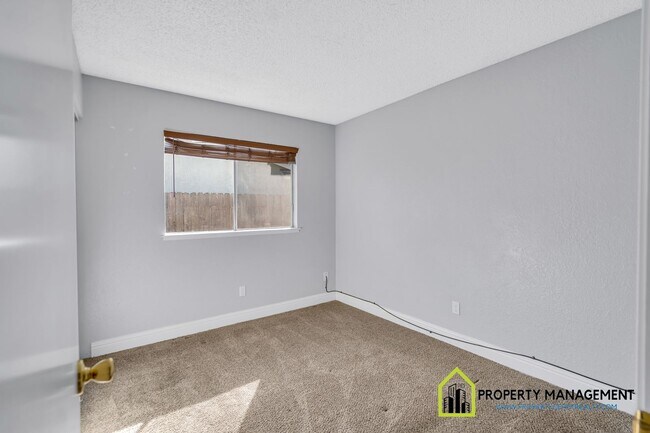 Building Photo - Remodeled 4-Bedroom Retreat with Large Backyard