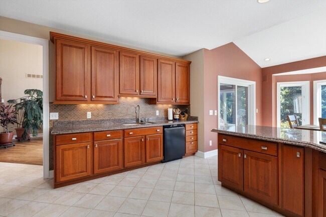 Building Photo - 7040 Royal Villa Ct