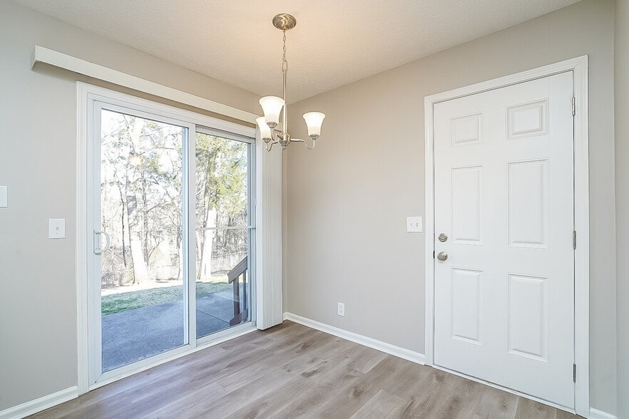 Building Photo - 824 Bishopsgate Rd