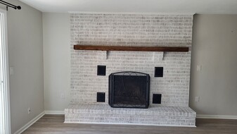 Building Photo - 9516 Centerbrook Ct