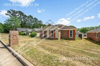Building Photo - 7005 Robin's Nest Dr