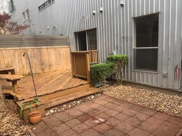 Building Photo - 123 Detering St