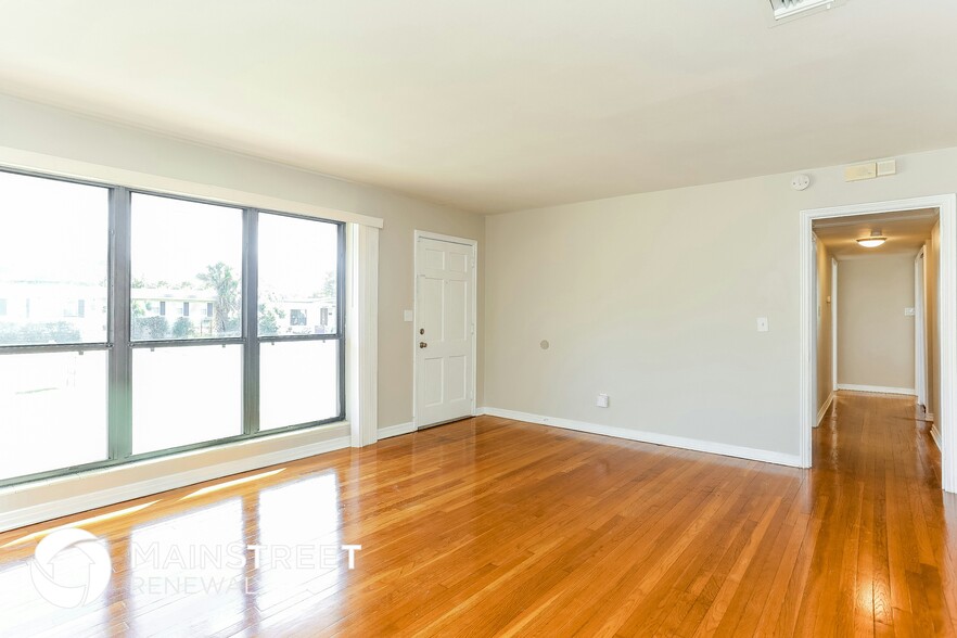 Building Photo - 2423 Gayland Rd