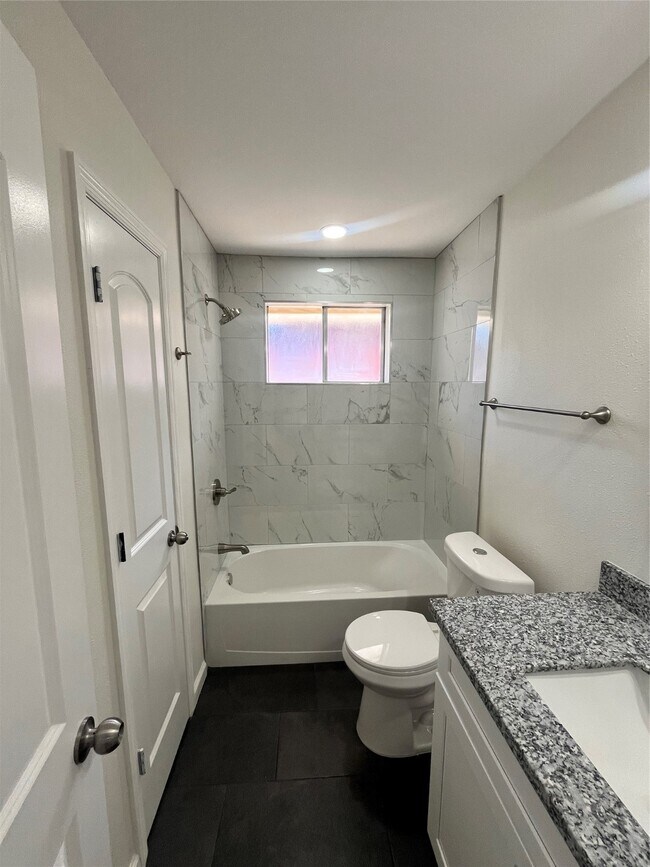 Building Photo - 3538 Orange Grove Dr