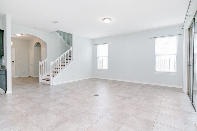 Building Photo - Stunning 4bed /3.5 bath Home For Rent at W...