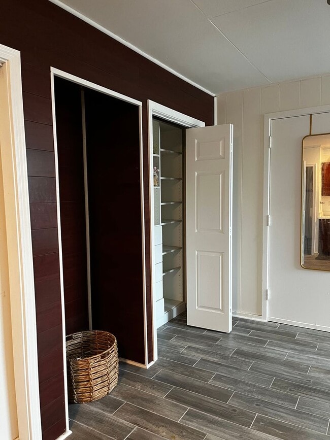 Building Photo - Kalihi Valley Modern Ohana Unit