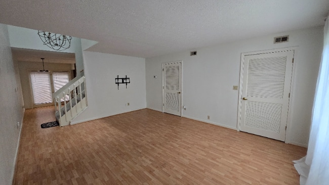 Building Photo - 604 Ledgeview Park Dr