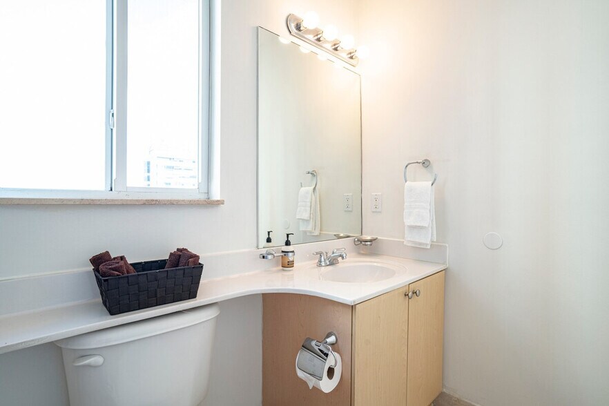 Building Photo - 2280 SW 32nd Ave