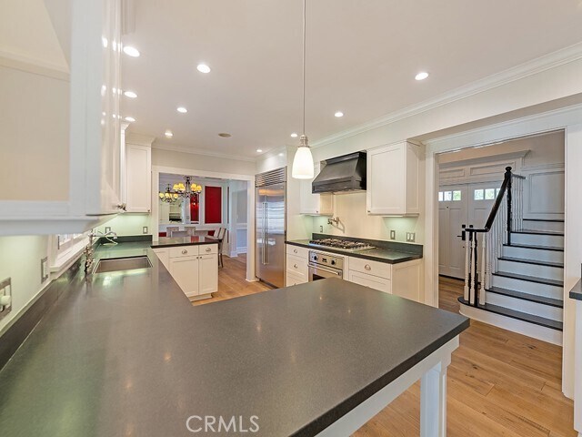 Building Photo - 5463 Katherine Ave