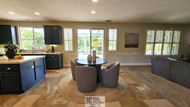 Building Photo - 2665 Aberdeen Ln