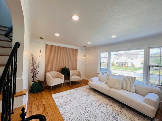 Building Photo - 1514 Parker Dr