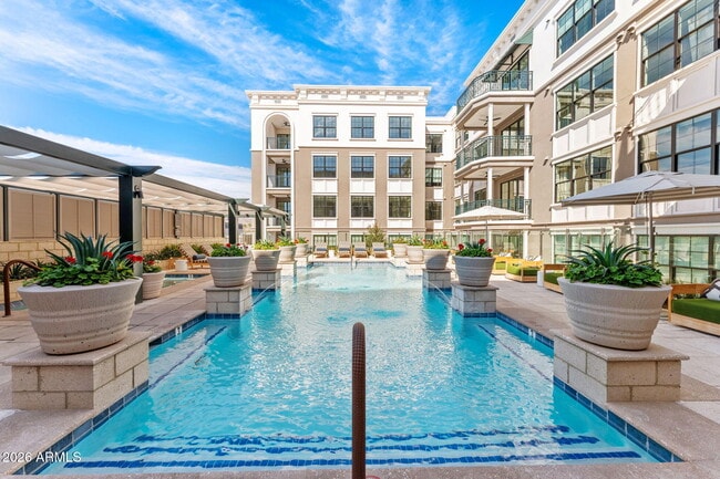 Building Photo - 4240 E Camelback Rd